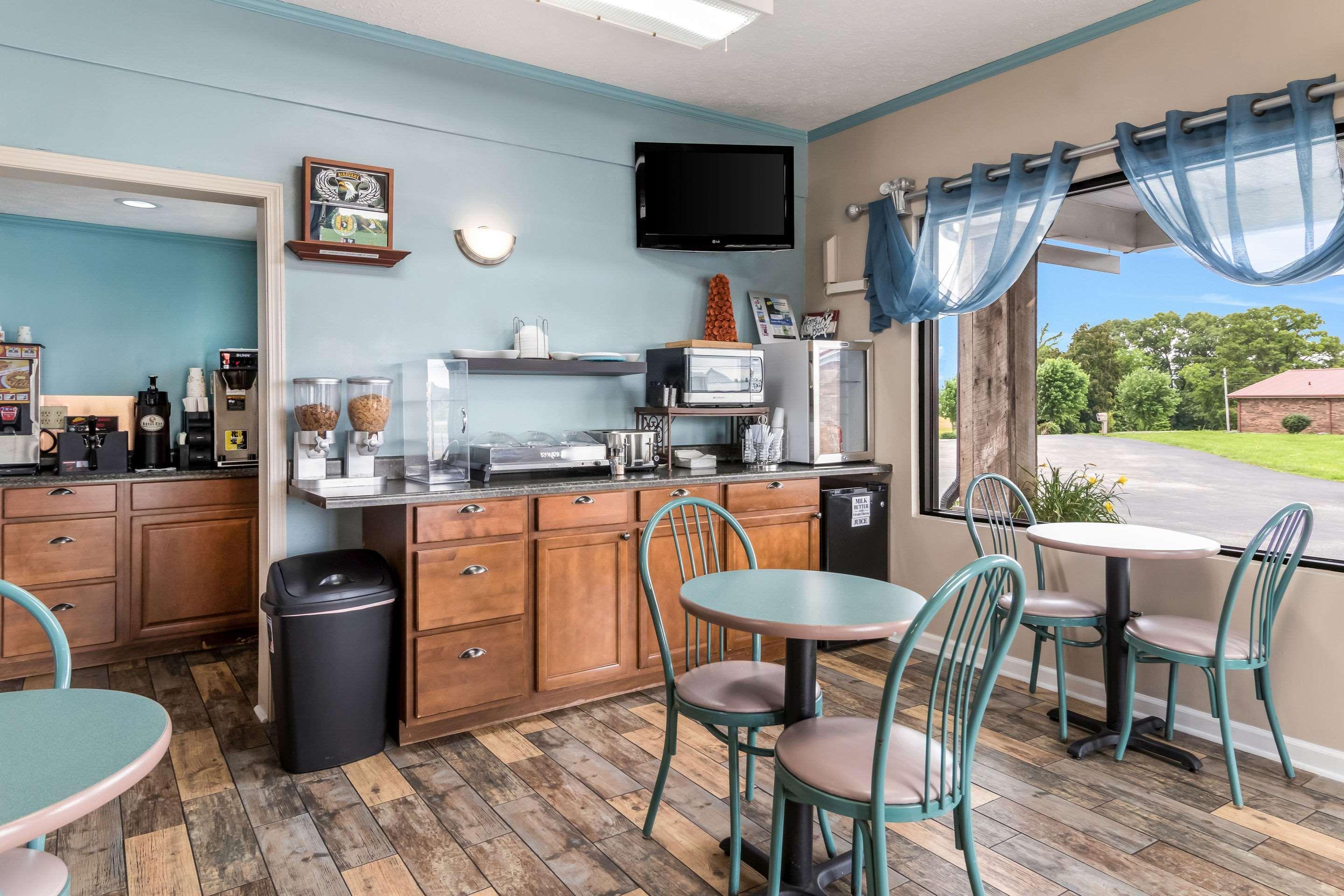 Rodeway Inn Cadiz Екстериор снимка